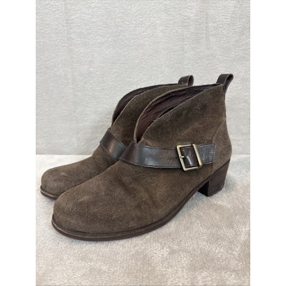 UGG Women's Wright Brown Suede Belted Ankle Booties Shearling Lined Sz 7.5